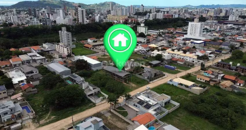 Barracão / Galpão / Depósito à venda no Revoredo, Tubarão 