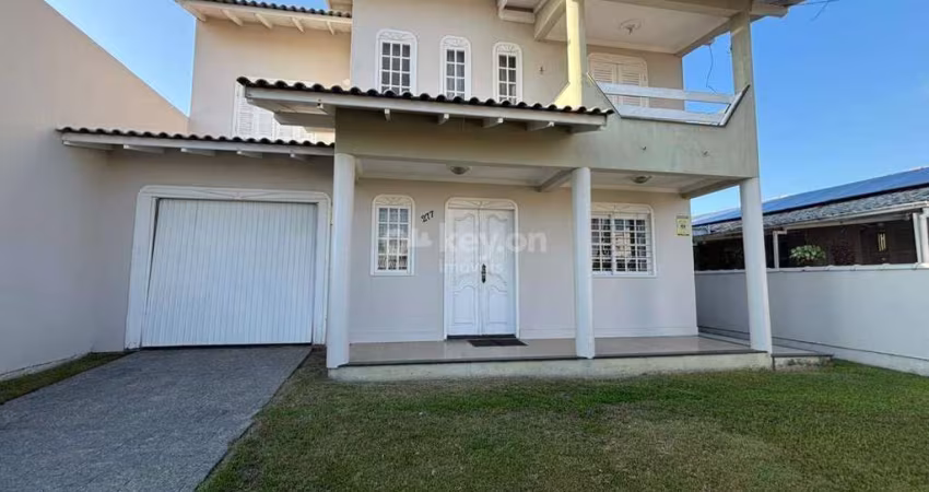 Oportunidade de Casa de 2 Pisos no Bairro São João – Tubarão/SC