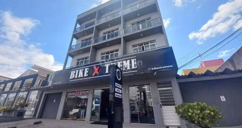 Apartamento com 4 quartos para alugar no Humaitá, Tubarão 