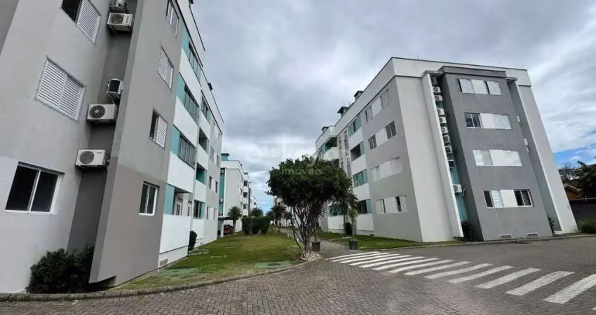 Apartamento semi mobiliado no jardim europa residence - bairro passagem, tubarão/sc