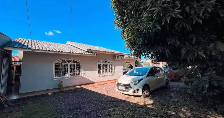 Casa à venda, esquina com 300m² de terreno, vila pioneiro, toledoo/pr