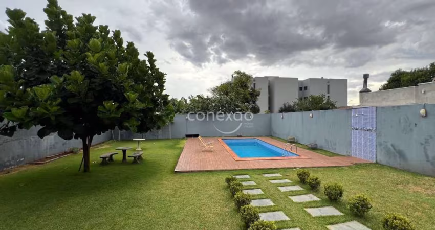 Casa com Piscina no Jardim Gisela, Toledo/PR