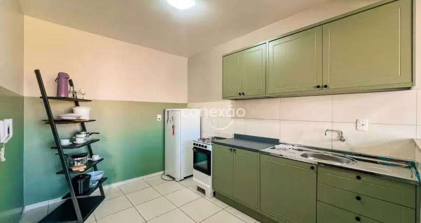 Apartamento mobiliado para locação com 3 quartos, sendo 1 suíte, centro - toledo/pr