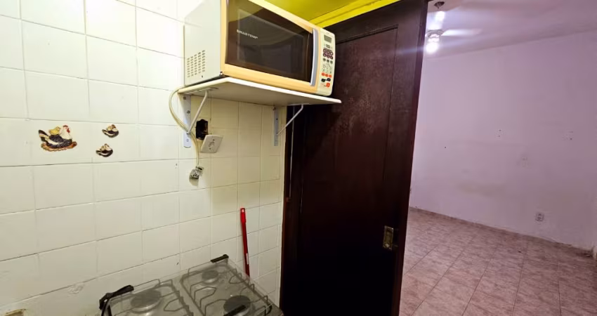 Ótimo Studio na melhor local da Avenida Gomes Freires,piso frio banheiro Social azulejo teto e Cozinha planejada., fogão e Microondas