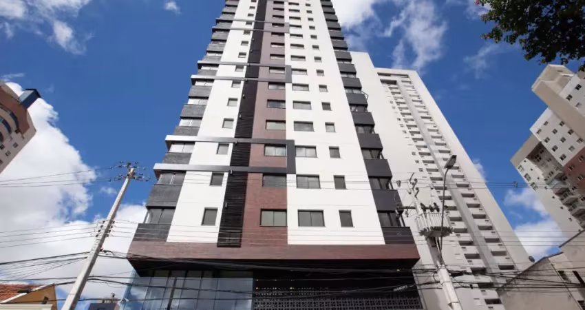 Studio mobiliado condominio clube no centro de curitiba andar alto