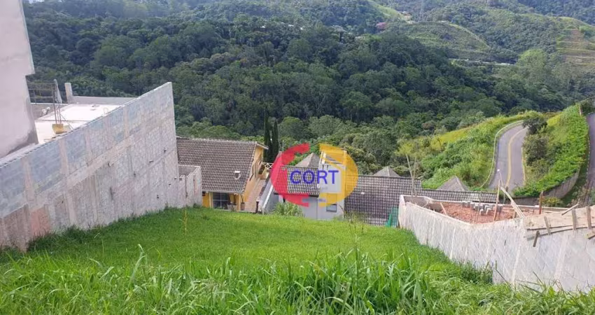 Lote com leve declive à venda no condomínio arujá hill's iii!!!