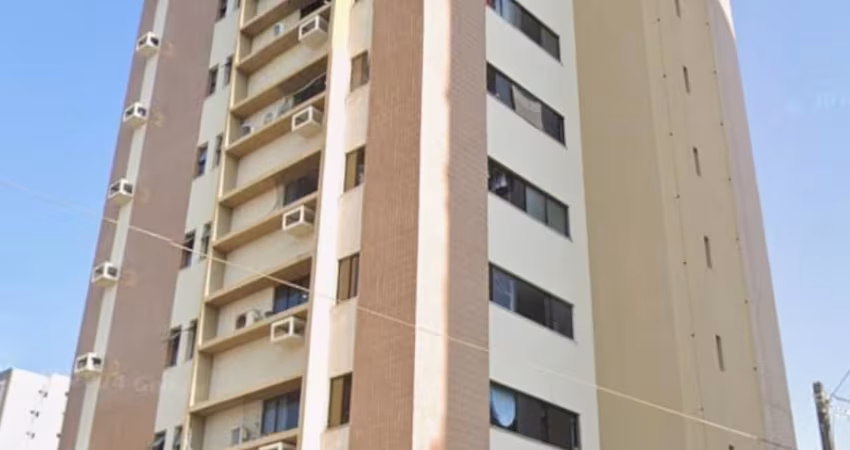 Apartamento reformado com 123m², 3 suítes, 2 vagas, nascente