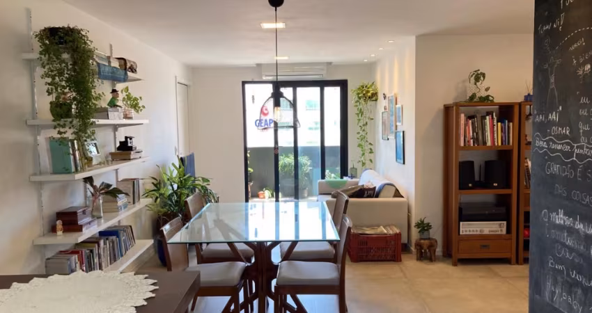 Lindo apartamento, nascente, decorado, closet, 02 vagas.