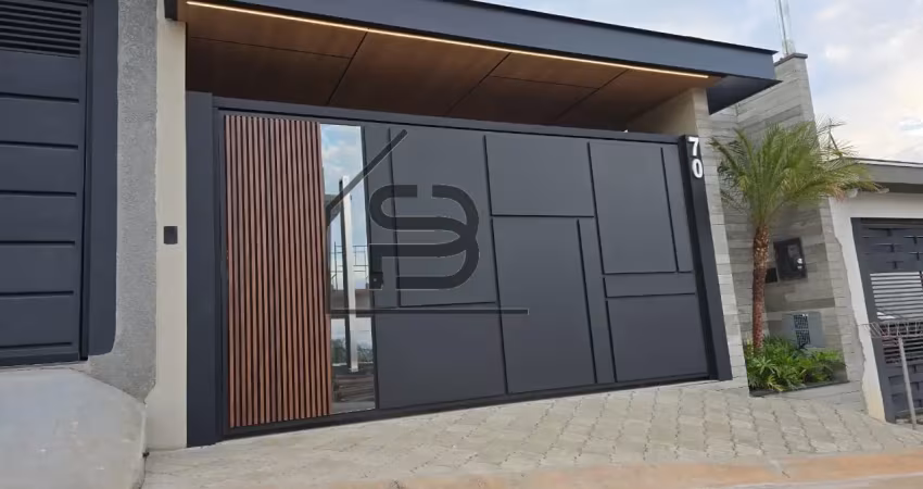 Casa à venda residencial vila verde, 3 dormitórios, sendo 1 suíte, sala e cozinha integradas a área gourmet, 2 vagas de garagem, bragança paulista.
