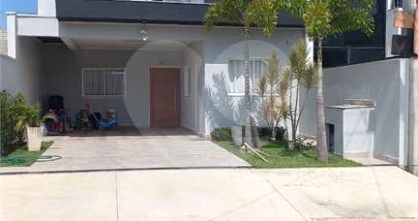 Condomínio com 4 quartos à venda em Jardim Guarujá - SP