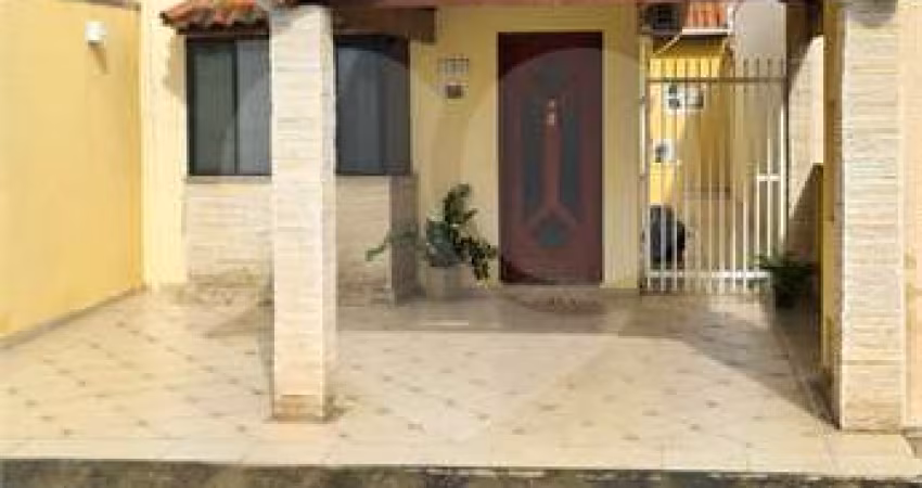 Condomínio com 2 quartos à venda em Guaraú - SP