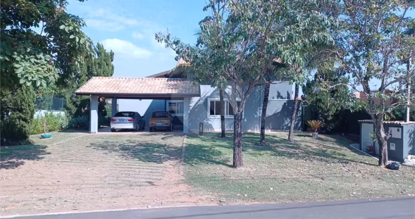 Casa  à venda com 2 quartos, sendo 1 suíte,  no condomínio terras de mont serrat, salto - sp