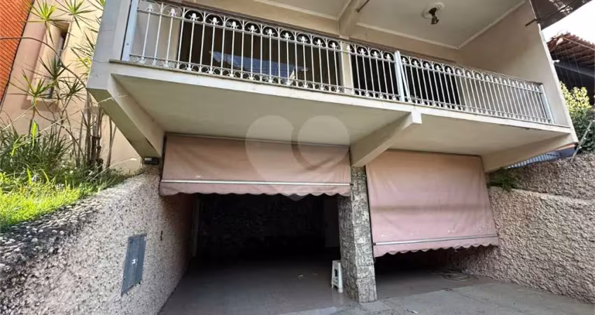 Casa à venda com 5 quartos, sendo 2 suítes,  no centro, salto - sp