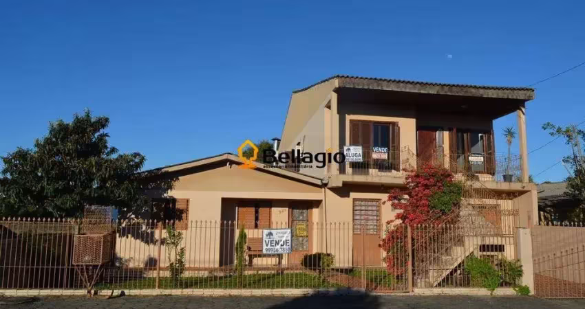 Excelente casa com 4 dormitorios, garagem, pátio gramado  !!!