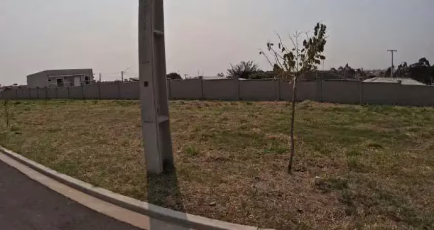 Terreno à venda na Rua Valério Ronchi, 500, Uvaranas, Ponta Grossa