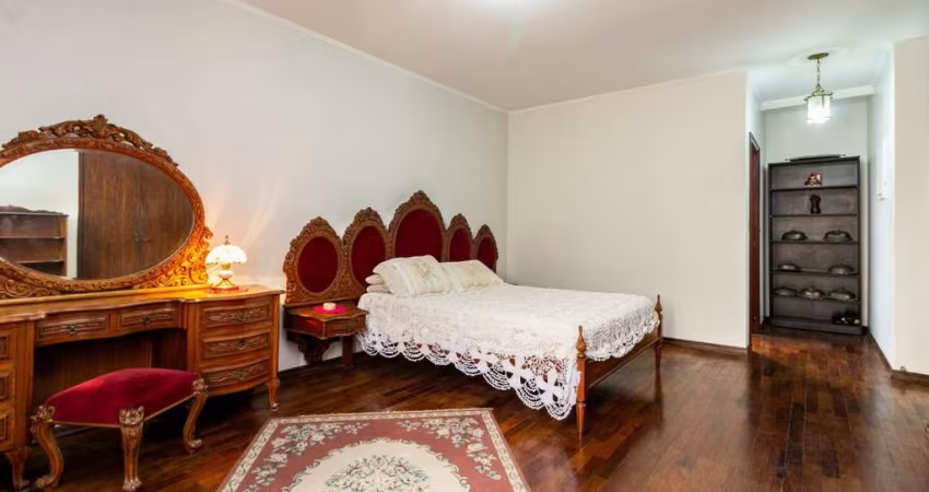 Casa tipo para venda com 3 quartos, sendo 1 suíte, 242m²