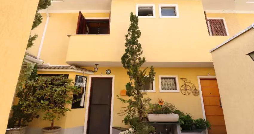Casa em condomínio para venda com 3 quartos, sendo 1 suíte, 131m²