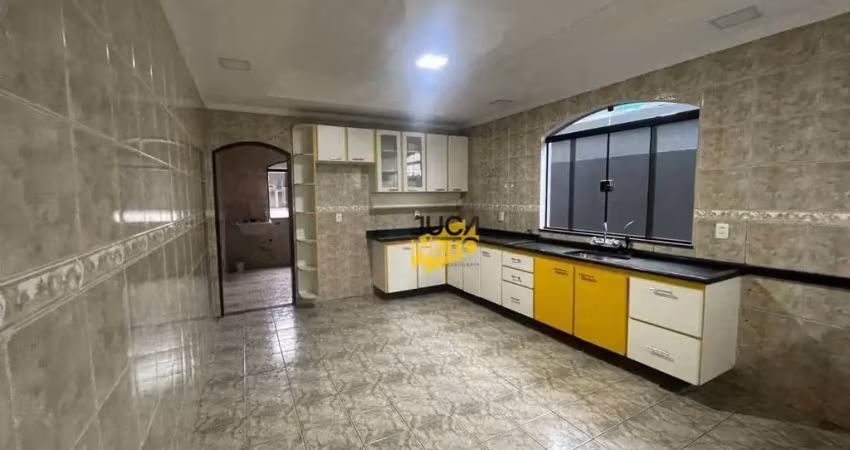 Sobrado com 3 dormitórios à venda, 200 m² por R$ 620.000 - Jardim Primavera - Mauá/SP