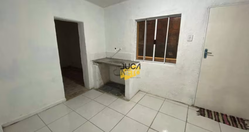 Casa com 2 dormitórios para alugar por R$ 650,00/mês - Parque das Américas - Mauá/SP