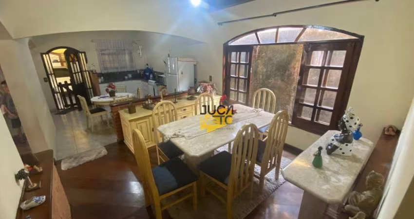 Casa com 3 dormitórios para alugar, 245 m² por R$ 3.174,44/mês - Vila São Francisco - Mauá/SP