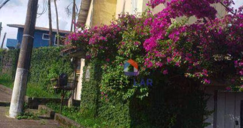 Casa de rua à Venda, no km 30, da Raposo Tavares, em Cotia, SP.