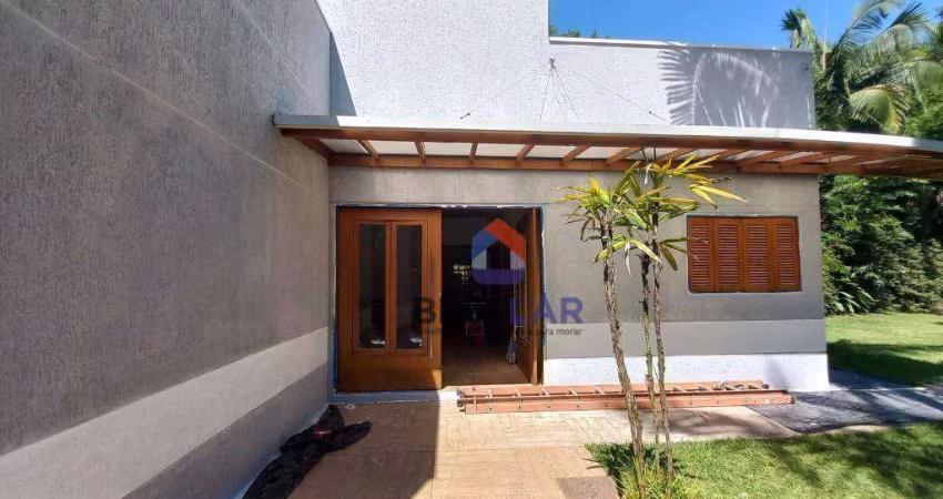 Casa térrea, estilo Ioft, para Venda e Locação, em condomínio na Granja Viana/SP