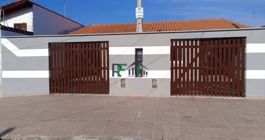 Casa geminada com 1 suite e 3 vagas de garagem bairro bopiranga itanhaem