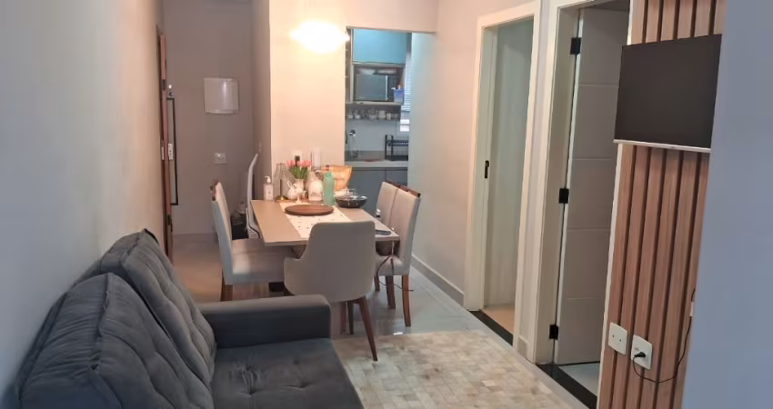 Apartamento com suíte e sacada