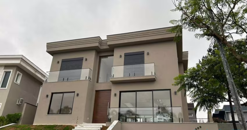 Casa Nova em Alphaville 4 Suites e Vista Livre!
