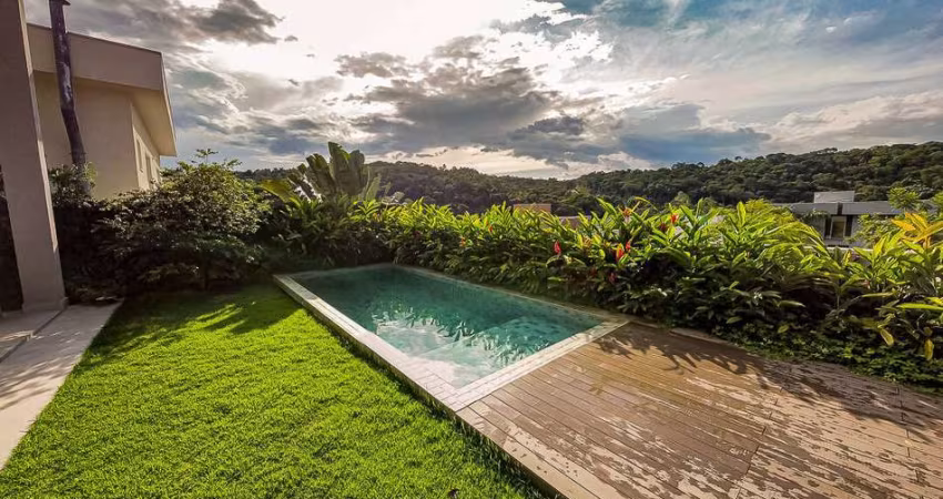 Itahyê - Casa Moderna com Vista Livre!