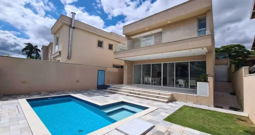 Casa Semi-Nova - Preço de Oportunidade - 4 Suítes - Estuda Permuta!