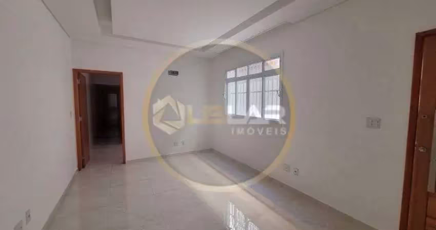 Casa Sobreposta Baixa com 2 dorms e quintal - Embaré /Santos