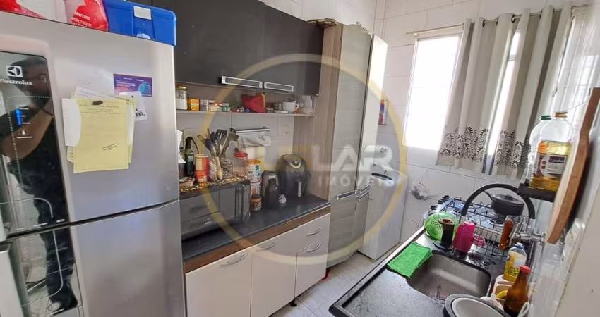 Apartamento frente de 2 dorms com sacada no centro de SV