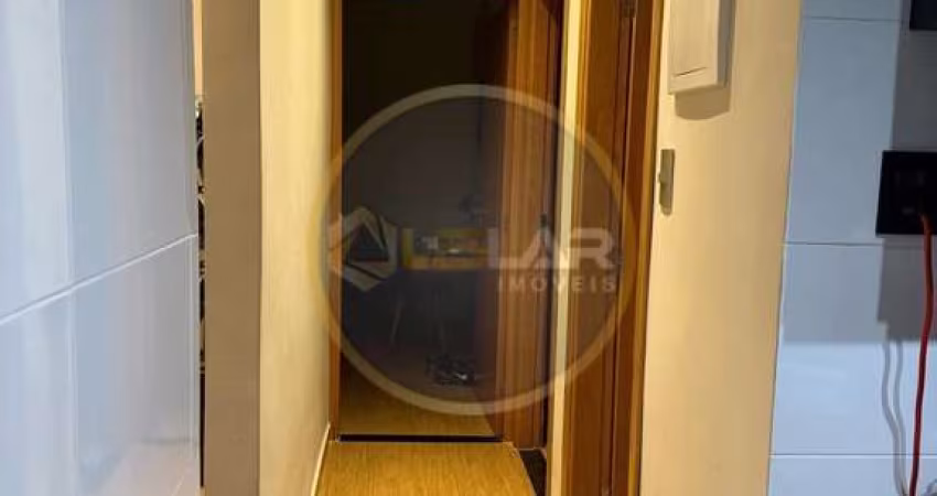 Apartamento de 2 dorms térreo, cozinha planejada no canal 3