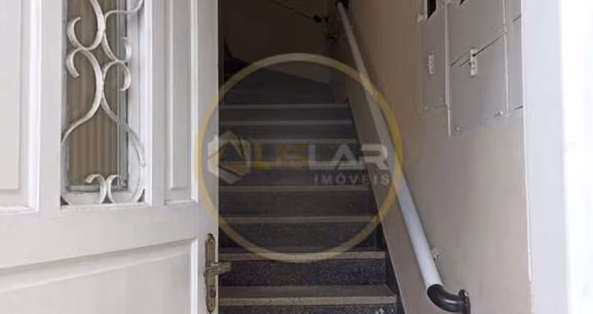 Casa Sobreposta alta com 2 dorms em SV