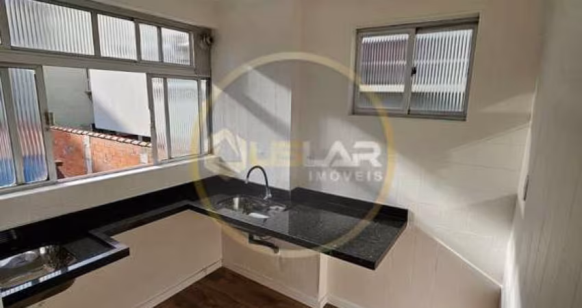 Apartamento de 1 dormitório na ponta da praia ,meia quadra da praia