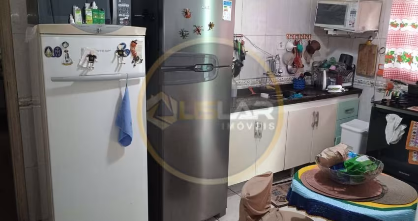 Casa  geminada de um lado com 4 quartos em SV
