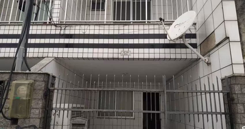 Casa com 2 quartos para alugar na Rua Ângelo Pimentel, 80, Bancários, Rio de Janeiro