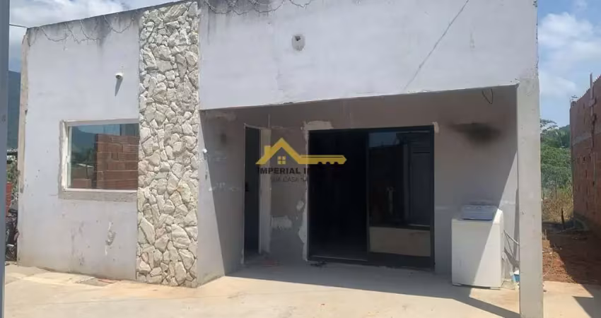 À venda - casa 3 dormitório no pegorelli em caraguatatuba/sp