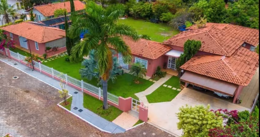 Linda casa no park way, 4 qtos e 3 sites, lazer completo para seu conforto