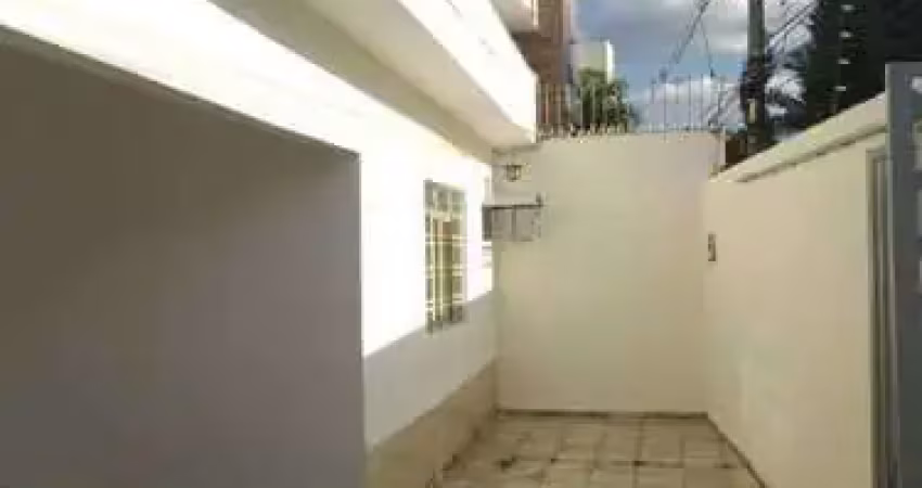 Casa com 3 quartos para alugar na Avenida Senador José Lourenço Dias, Setor Central, Anápolis