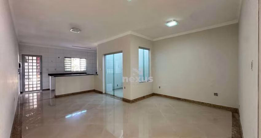 Casa com 3 dormitórios à venda, 93 m² por R$ 640.000,00 - Santa Mônica - Uberlândia/MG