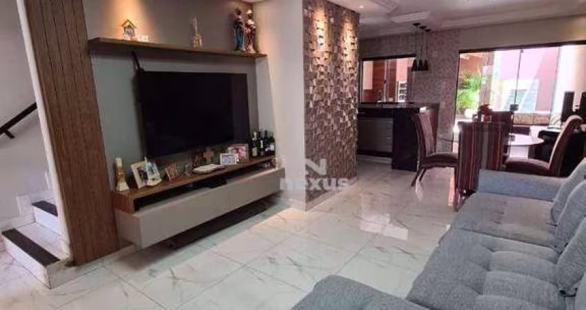 Sobrado com 3 quartos sendo  suíte à venda, 175 m² por R$ 690.000 - Tubalina - Uberlândia/MG
