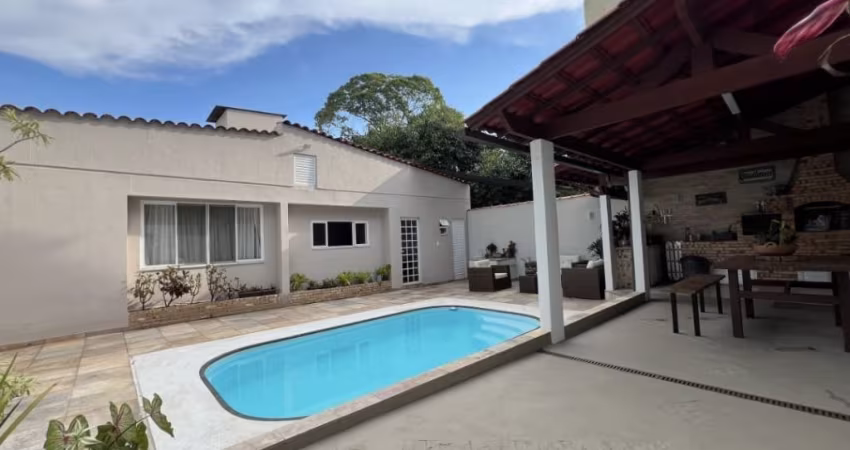 Casa linear a venda com 3 quartos no Pechincha, Rio de Janeiro - RJ.