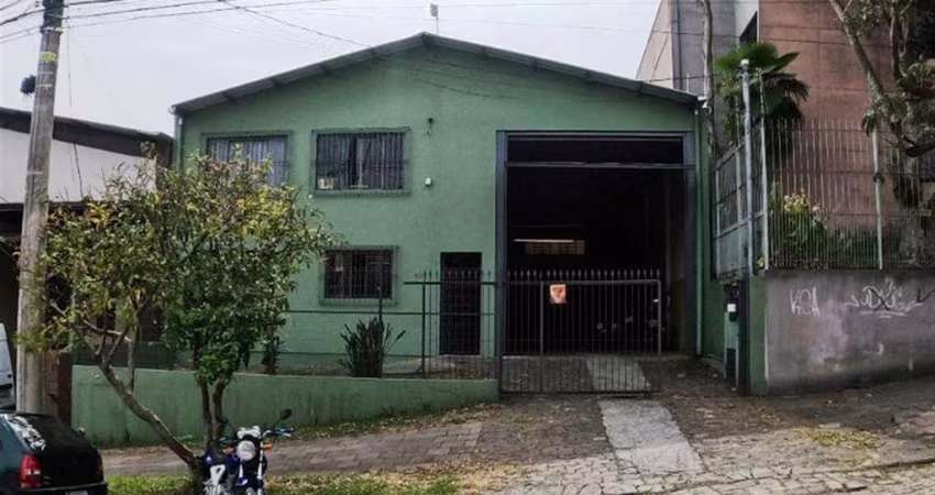 Ótima localização! Região Industrial!  Pavilhão com 282,00m de área construída, contendo 02 banheiros e um pequeno mezanino.  Área do terreno: 360,00m.  Confira!