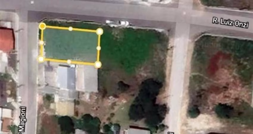Terreno de esquina com calçamento nas duas faces.  Área: 15x28= 420,00m.  Confira!