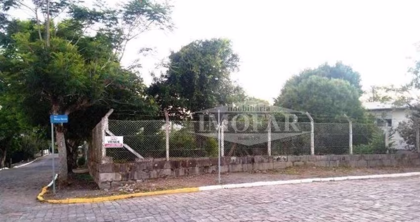 Excelente terreno de esquina, em localização privilegiada dentro do Bairro Bela Vista. Total aproveitamento tanto para construção de prédio ou residência.