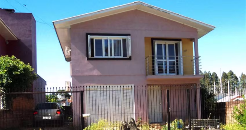 Casa de alvenaria com 03 dormitórios, sala de estar e jantar, 02 sacadas, cozinha, área de serviço e banheiro social.  Área construída: 143,00m. Área do terreno: 360,00m.  Confira!