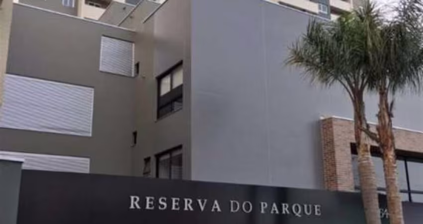 Excelentes lojas térreas no Centro, com 02 vagas de garagem cada.  Área privativa de 81,63m à 250,56m.  Confira!