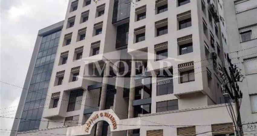 Ótima sala comercial aérea no Centro de Farroupilha.  Área privativa: 139,50m.  *Parcelamento direto com proprietário.*  Confira!!